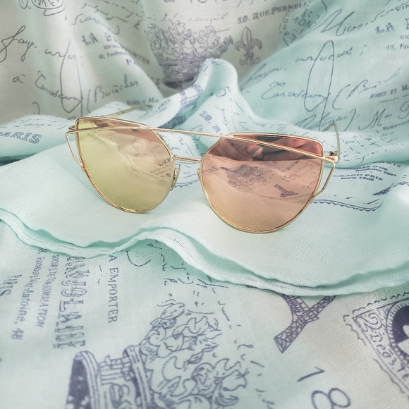 Rose colored cat eye sunglasses - Picture 3 of 3